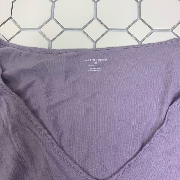 14th & Union Pleated Sleeve V-Neck Purple T-shirt size small - Picture 4 of 6